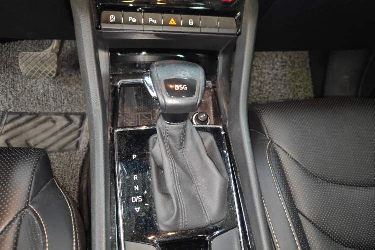 Used Skoda Kodiaq 2022 TSI330 7-Seater Two-Wheel-Drive Luxury Edition Gear Lever