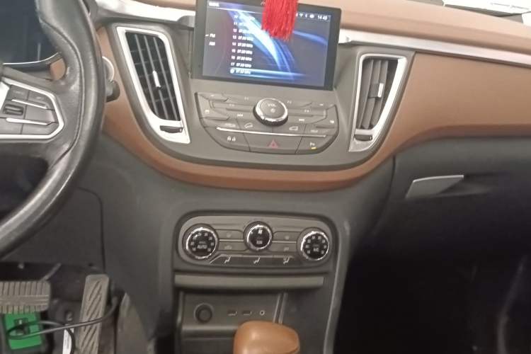 Used Soueast DX7 2017 1.5T Automatic Luxury Model
