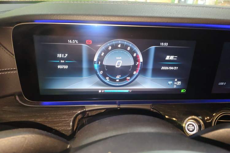 Used Mercedes-Benz E-Class 2016 E 300 L Sporty and Stylish Model