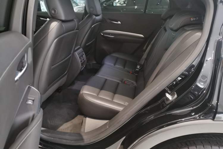 Used Cadillac XT4 2023 28T Two-Wheel-Drive Luxury Version
