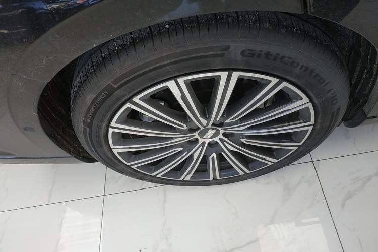 Used Geely Galaxy 8 2025 130km EM-i Flagship Edition

