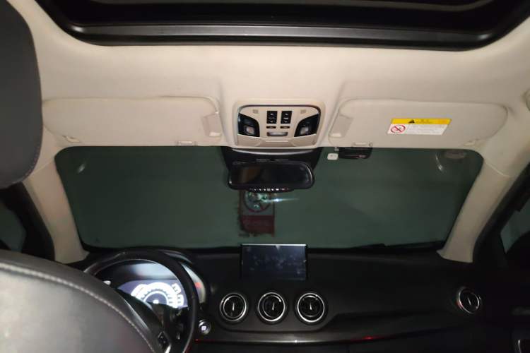 Used Wey VV7 2017 2.0T Ultra-Luxury Version
