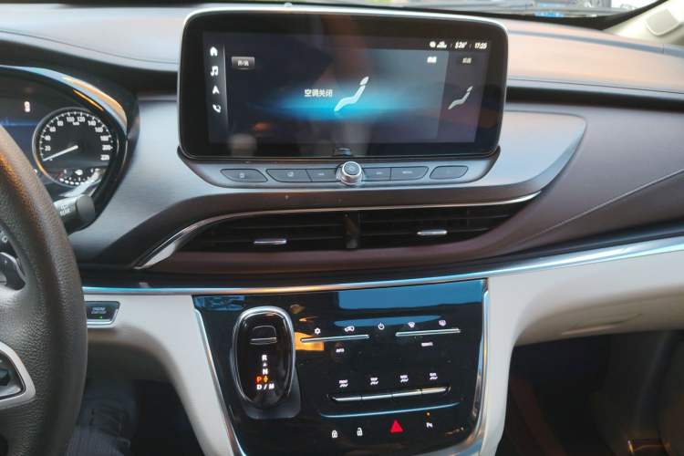 Used Buick GL8 2023 Land Executive Class Smart Enjoyment Model Audio And AC Panel