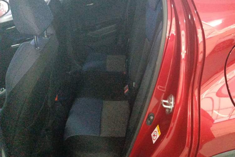 Used Toyota C-HR 2018 2.0L Leading Edition China VI Left Rear Seat