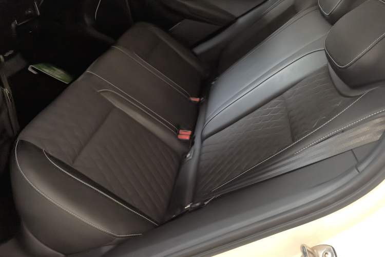 Used Skoda Karoq 2020 TSI280 Luxury Smart Edition China VI Standard Left Rear Seat