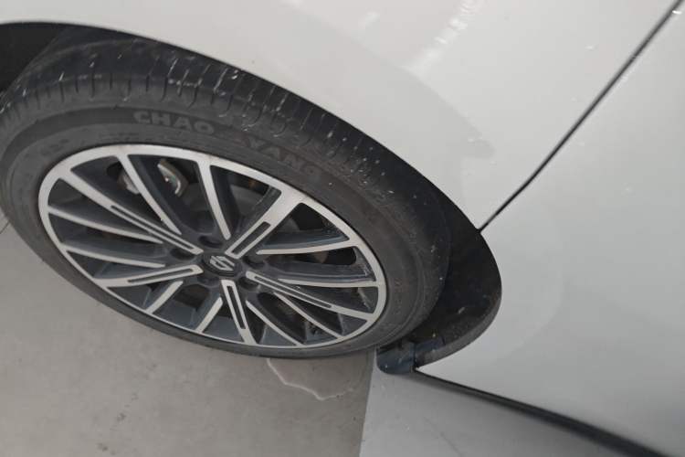 Used Leapmotor B01 2025 550 Smart Drive Edition Right Rear Wheel Hub