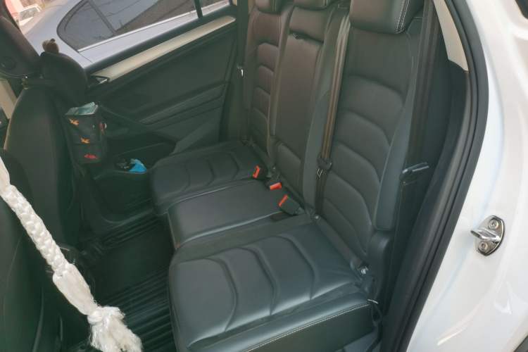 Used Volkswagen Tiguan L 2018 330TSI Automatic Two-Wheel Drive Luxury Edition Left Rear Seat