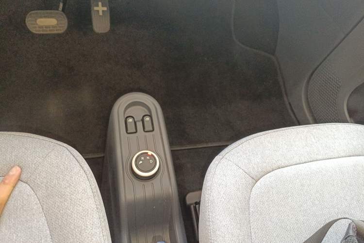 Used Wuling Hongguang MINIEV 2022 Macaron Premium Model – Lithium Ternary Battery
