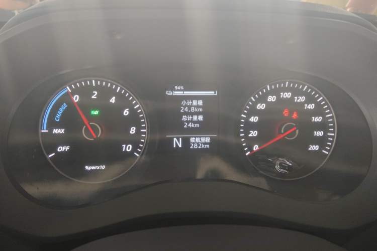 Used Wuling Yangguang 2025 Model 310KM Bus Edition—Customized by CATL