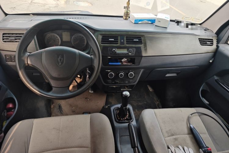 Used Jinbei Hiace X30 2013 1.3L Comfort Model Center Console