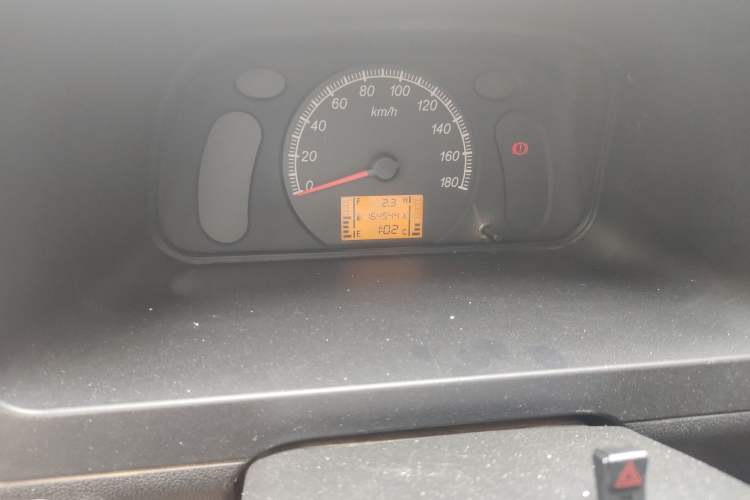 Used Wuling Zhiguang 2013 1.0L Practical Version Odometer Close Up
