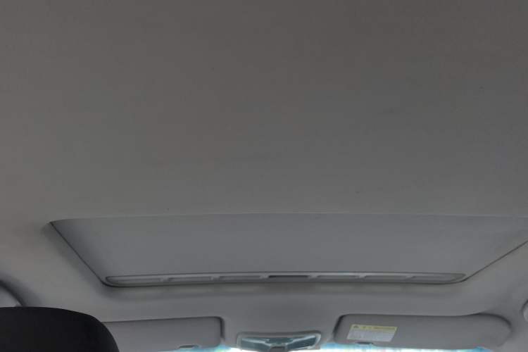 Used Roewe 350 2015 1.5L Manual Luxury Sunroof Edition