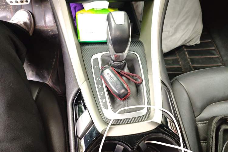 Used Ford Mondeo 2013 2.0L GTDi 200 Luxury Model Gear Lever