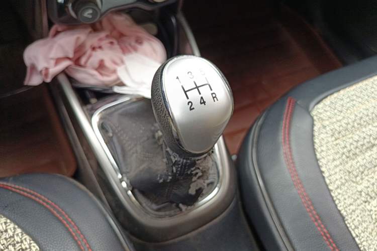 Used CHANGAN CS15 2016 1.5L Manual Luxury Edition Gear Lever