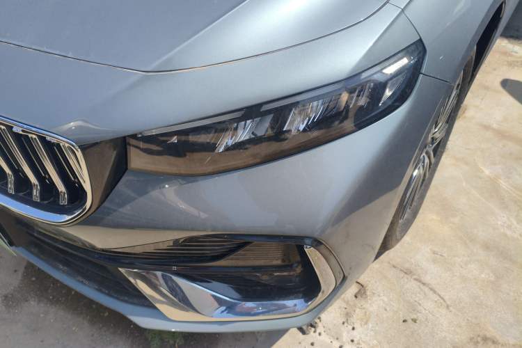 Used Geely Auto Preface 2026 Model Oriental Yao 1.5TD Fuyao Edition Left Front Headlight