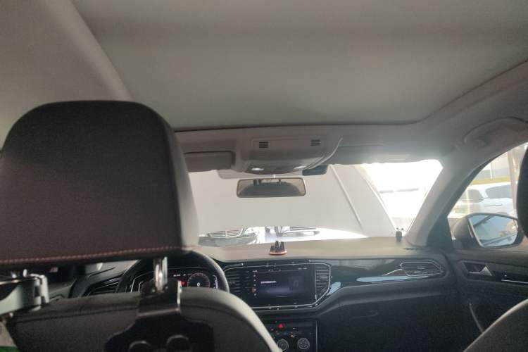 Used Volkswagen T-ROC 2021 280TSI DSG Two-Wheel Drive Comfort Connect 30th Anniversary Edition
