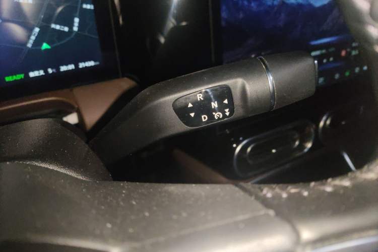 Used Leapmotor C01 2023 Range-Extended 216 Comfort Edition Gear Lever