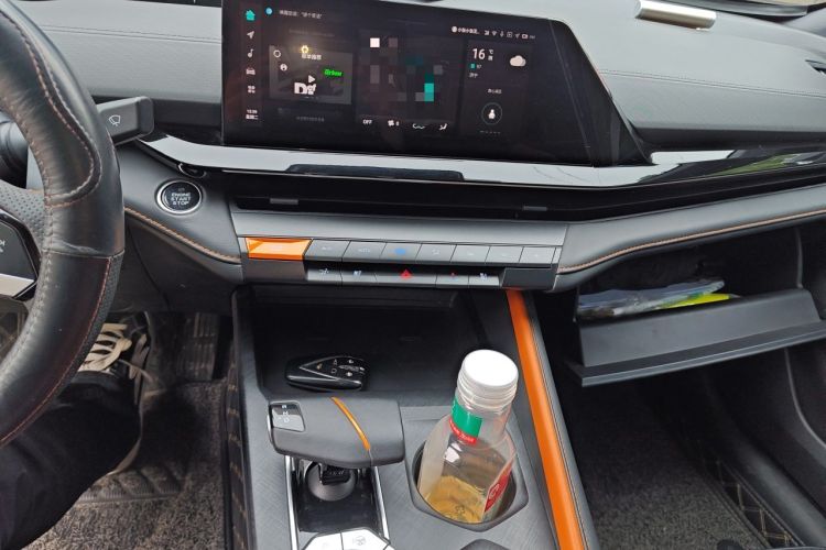 Used CHANGAN UNI-V 2022 1.5T Smart Navigation Version
