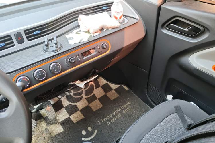 Used Wuling Hongguang MINIEV 2022 Easy Version Lithium Iron Phosphate Audio And AC Panel