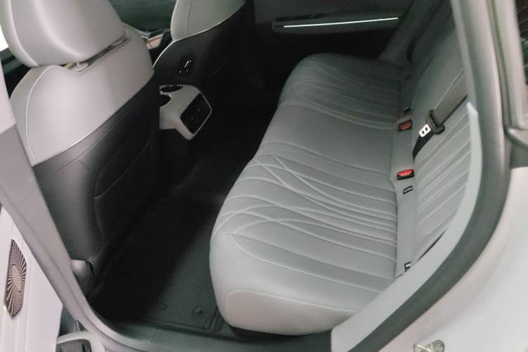 Used Geely Galaxy E8 2025 700 km Long-Range Intelligent Driving Version