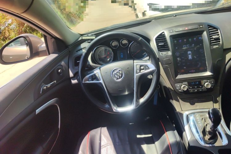 Used Buick Regal 2013 1.6T Automatic Elite Sport Edition Steering Wheel