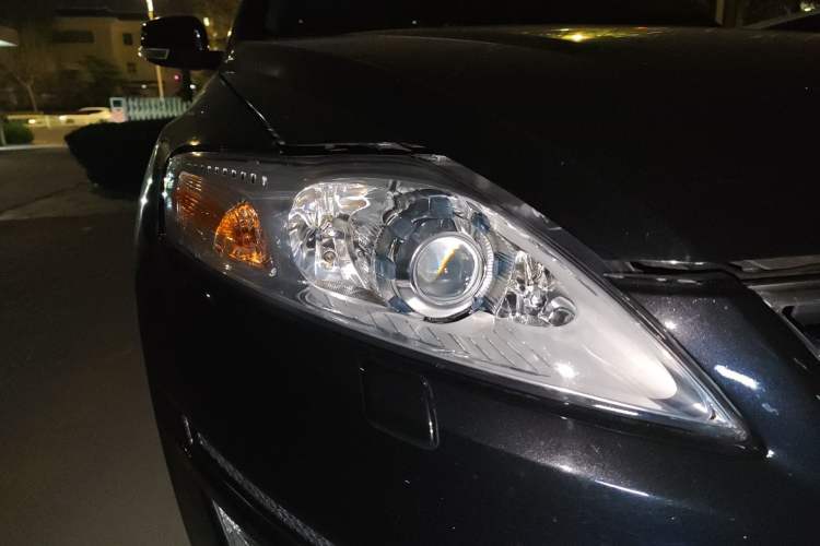 Used Ford Mondeo 2011 2.0L GTDi 200 Luxury Edition Right Front Headlight