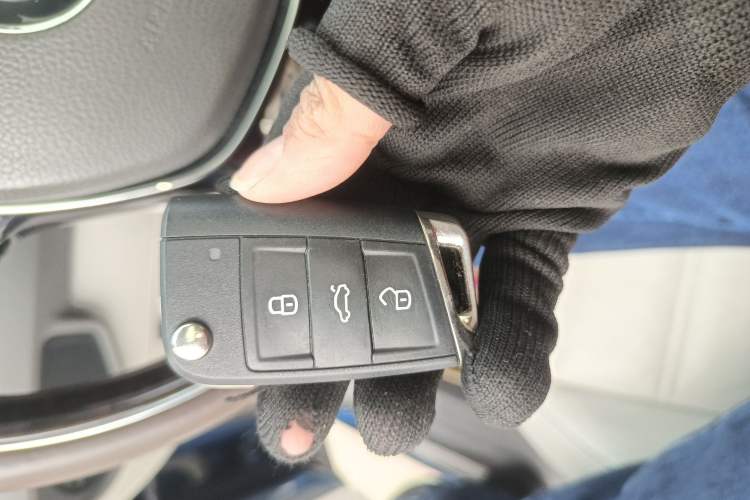 Used Volkswagen Touran 2018 Volkswagen Touran L 280TSI DSG Luxury Edition 6-seater