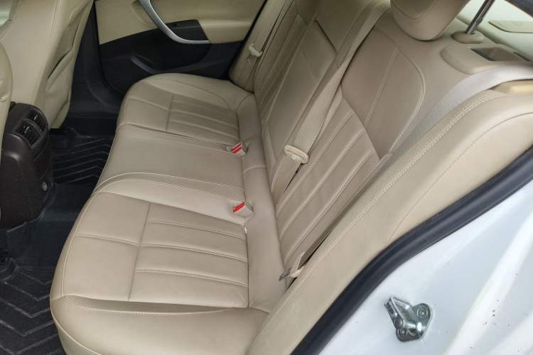 Used Buick Regal 2014 2.0L Elite Fashion Edition Left Rear Seat