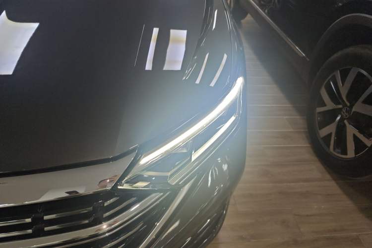 Used Volkswagen Sagitar 2023 300TSI DSG Excellence Edition Left Front Headlight