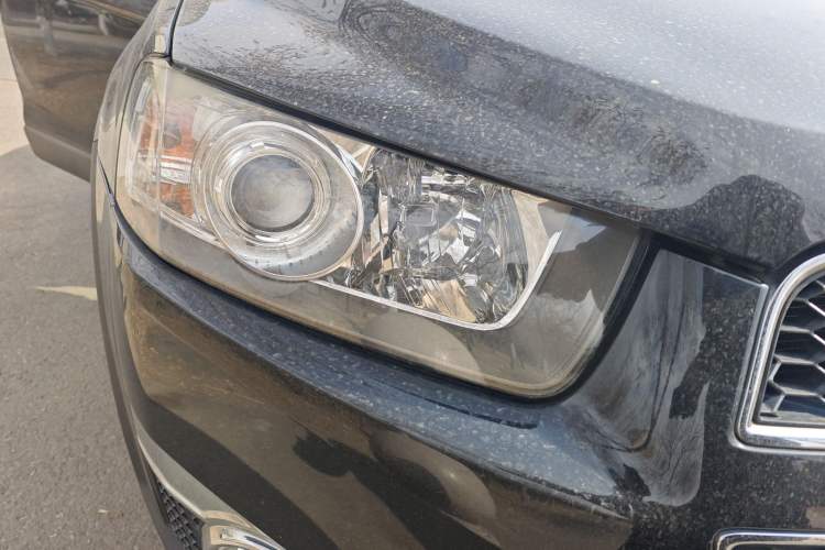 Used Chevrolet Captiva 2011 2.4 AT 5-Seater Comfort Edition Right Front Headlight