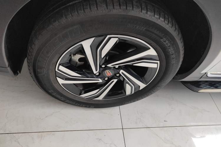 Used Hongqi HS5 2022 Revised Version 2.0T Smart Connect Flagship Edition
