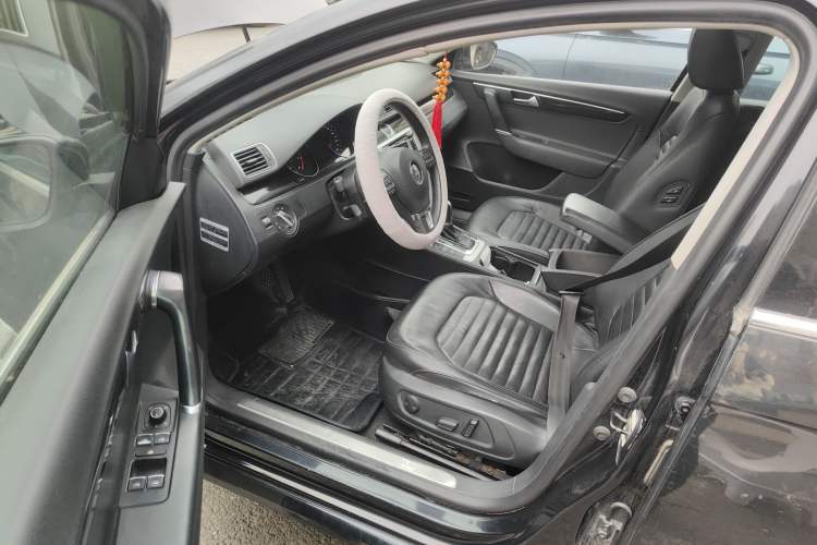 Used Volkswagen Magotan 2013 2.0 TSI Luxury Model Driver Seat