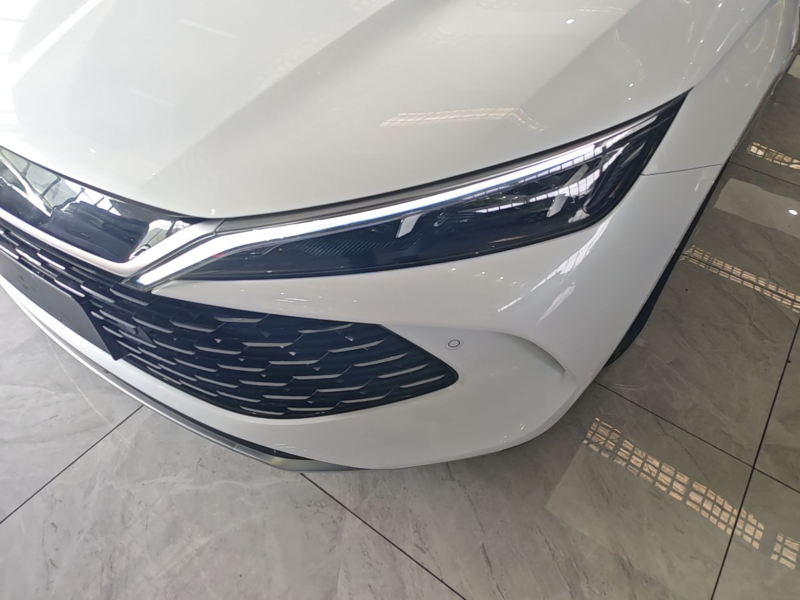 BYD Qin L 2025 DM-i Smart Drive 80KM Leading Model — снимка 8