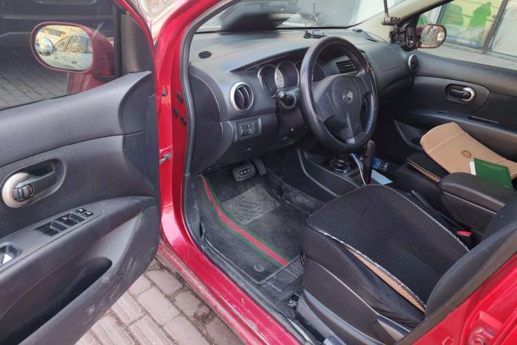 Used Nissan Livina 2010 Jingyue Edition 1.6L Automatic All-in-One Model Driver Seat