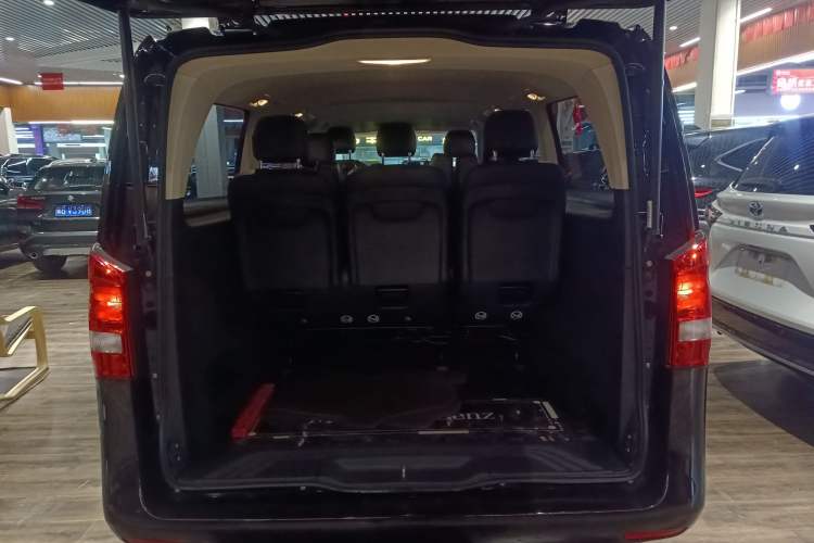 Used Mercedes-Benz Vito 2023 2.0T Elite Version 7 Seats