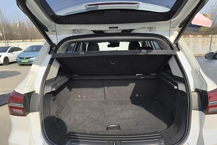 Used Roewe RX5 New Energy 2017 eRX5 50T Hybrid Connected Prestige Flagship Edition Trunk