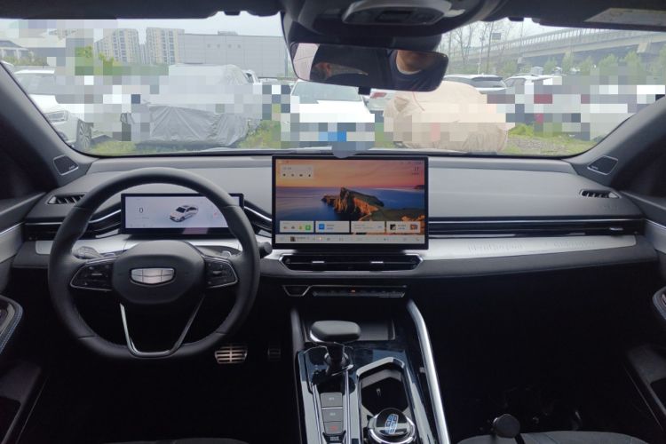 Used Geely Auto Preface 2025 Dongfang Yao 2.0TD Lanxing Edition Center Console