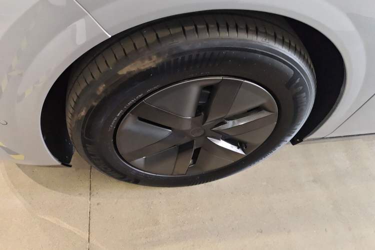 Used Li Auto MEGA 2025 Ultra Smart Refreshed Edition
