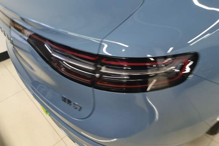 Used Hima Luxeed S7 2025 855 km Max Right Rear Taillight