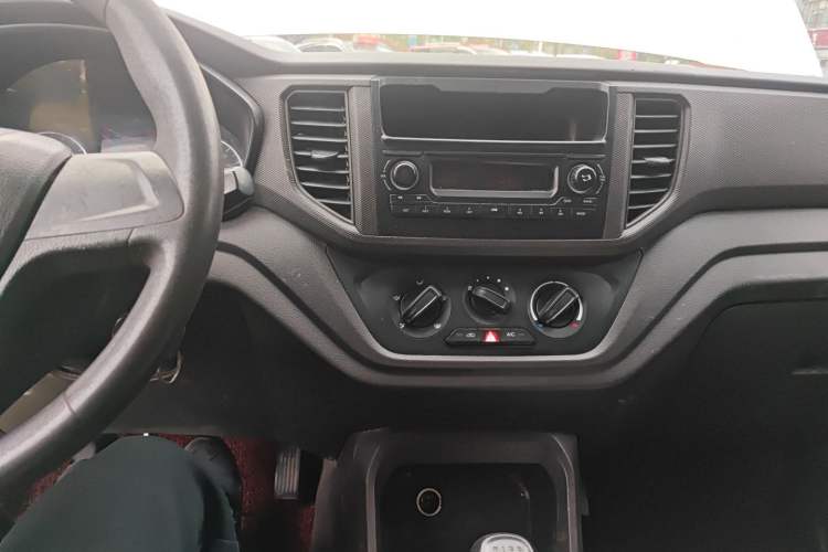 Used Wuling Hongguang V 2019 1.5L Standard Version China VI LAR Audio And AC Panel