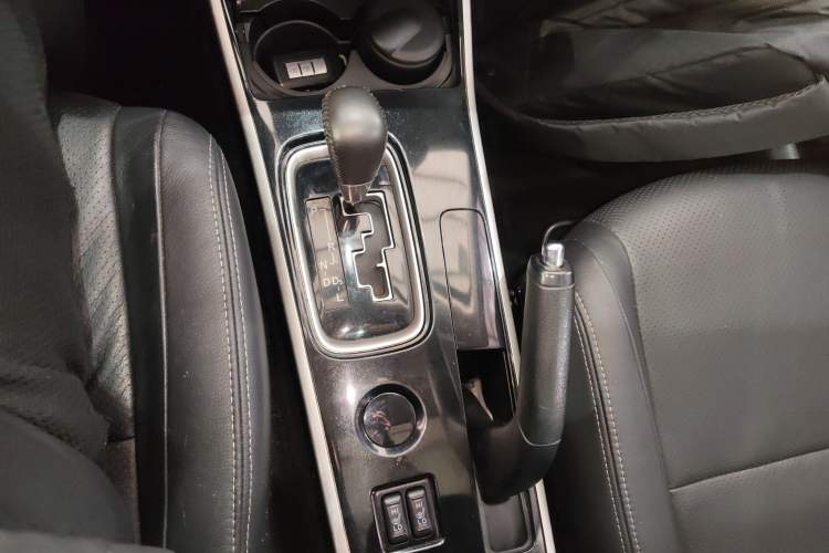 Used Mitsubishi Outlander 2018 2.0L Two-Wheel Drive Glory Edition 5 Seats
