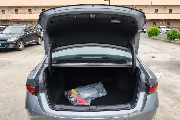 Used BYD Qin PLUS 2025 DM-i Smart Drive 55KM Leading Model
