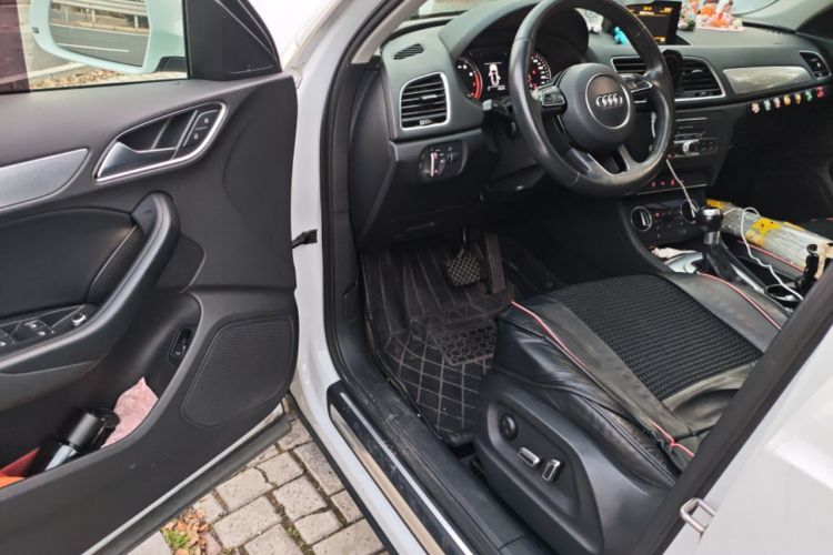 Used Audi Q3 2017 35 TFSI Style Edition Driver Seat