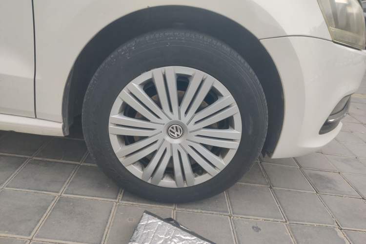 Used Volkswagen Polo 2016 1.6L Automatic Comfort Model