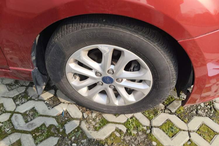 Used Ford Focus 2011 Hatchback 1.8L Automatic Fashion Edition
