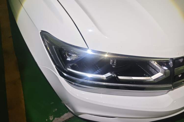 Used Volkswagen Tharu 2020 280TSI Two-Wheel Drive Luxury Plus Version China VI Standard Right Front Headlight
