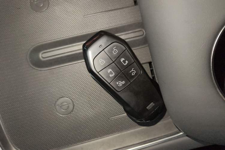 Used XPeng X9 2024 702 Ultra-Long Range Max Interior 1