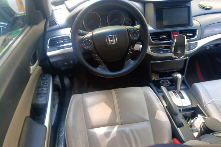 Used Honda Crosstour 2014 2.4L Luxury Edition
