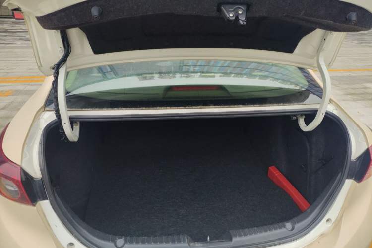 Used Mazda 3 Axela 2014 Sedan 1.5L Automatic Comfort Model Trunk