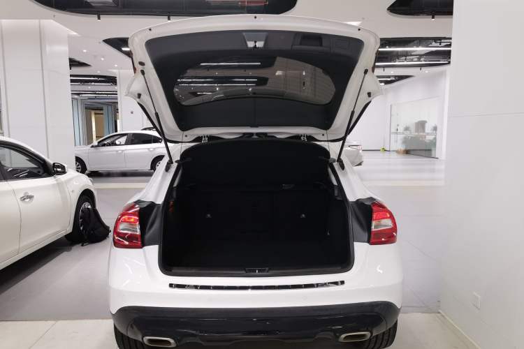 Used Mercedes-Benz GLA 2016 GLA 200 Sport Edition Trunk